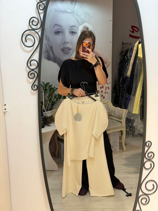 Compleu cu pantalon evazat