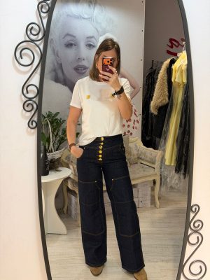 Blug bleumarin cu nasturi aurii