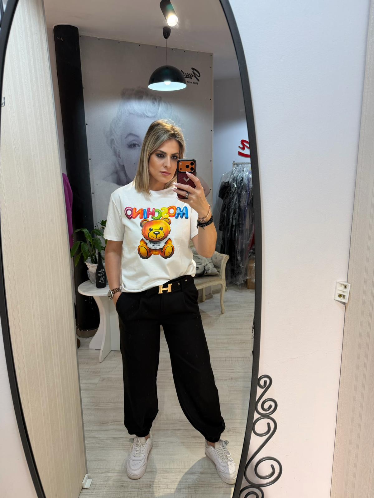 Top alb cu pietricele