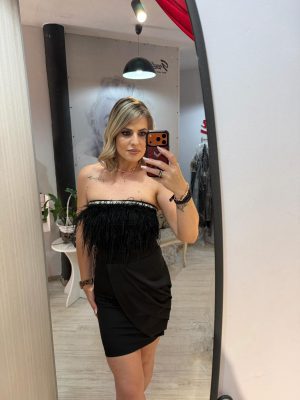 Rochie roxene neagra ,scurta,cu pene