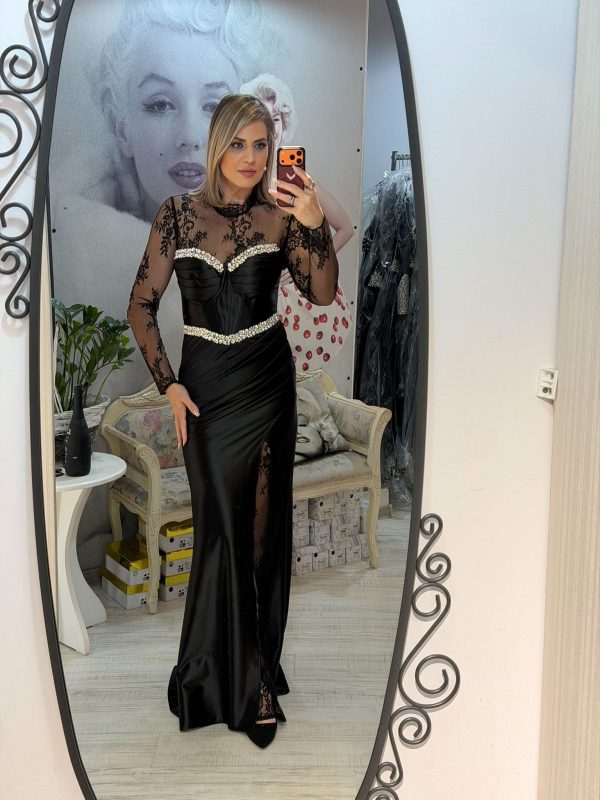 Rochie neagra lunga cu maneci din dantela