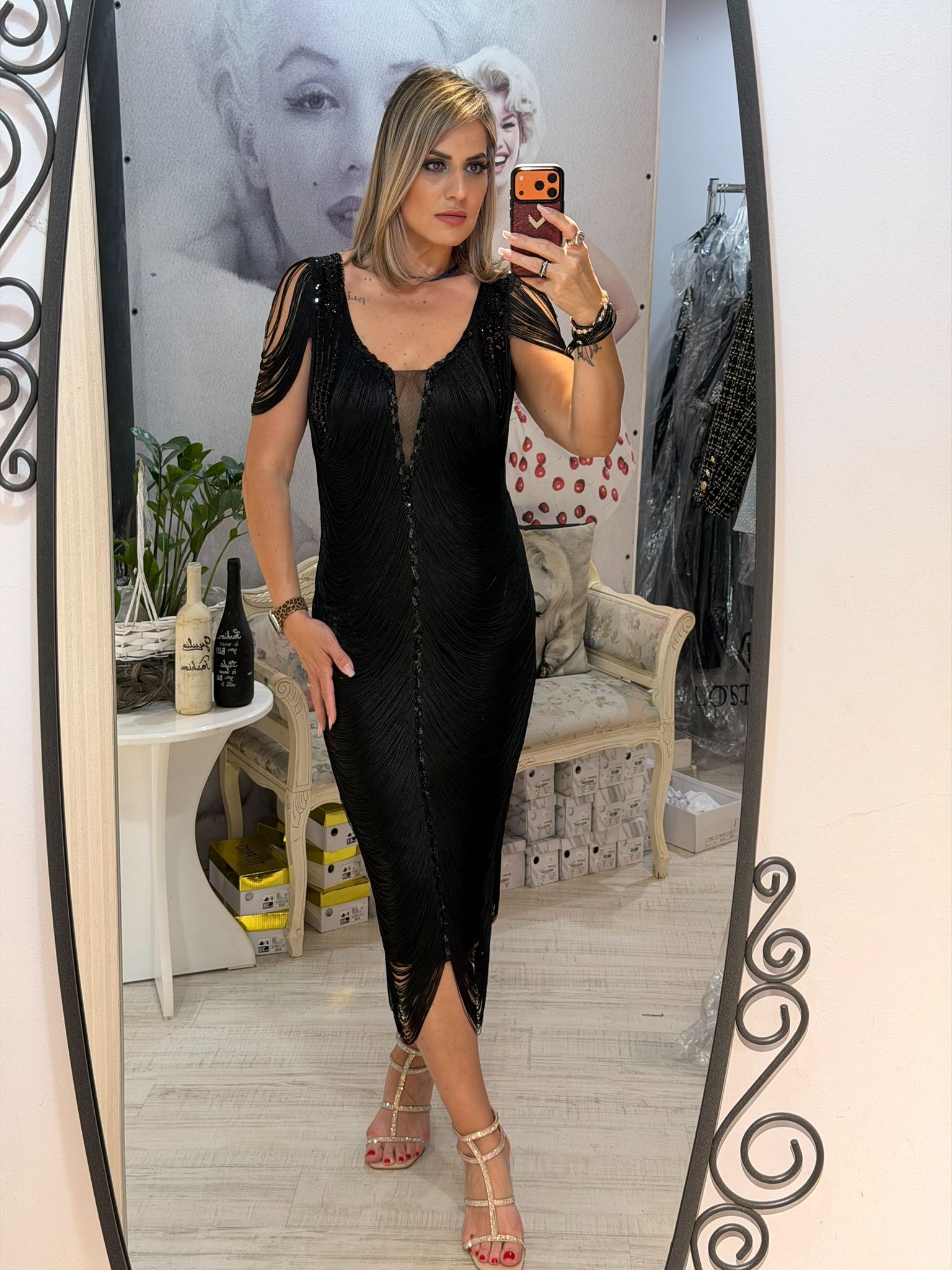 Rochie neagra cu franjuri