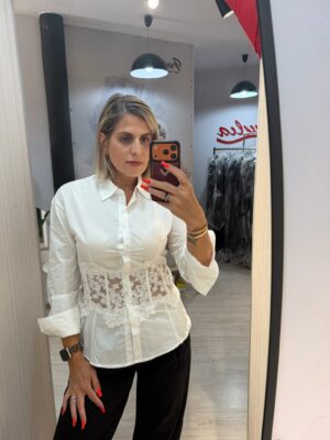 Camasa cu talie din dantela