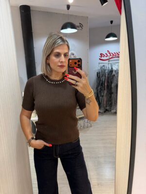 Bluza cu pietricele la gat