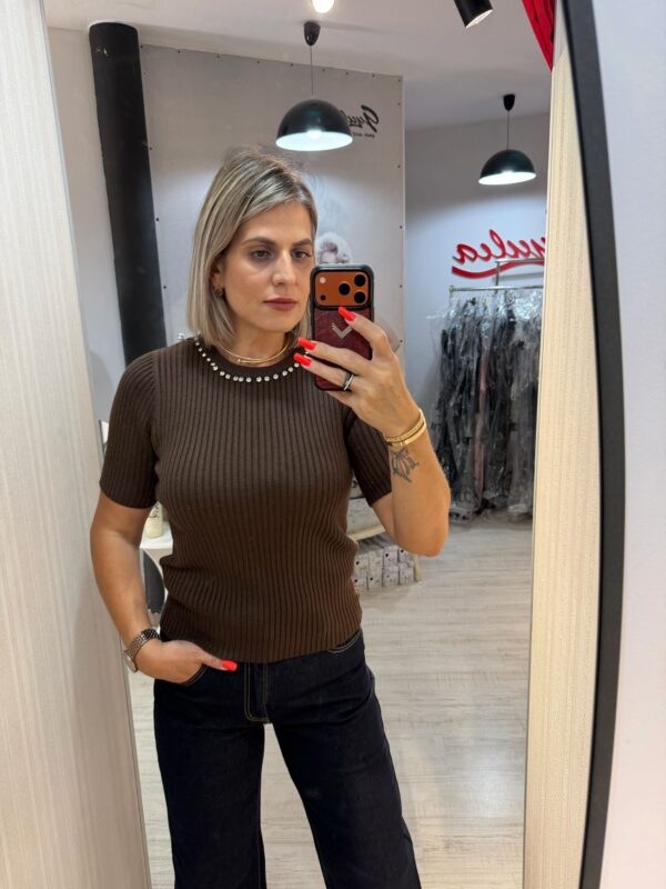 Bluza cu pietricele la gat