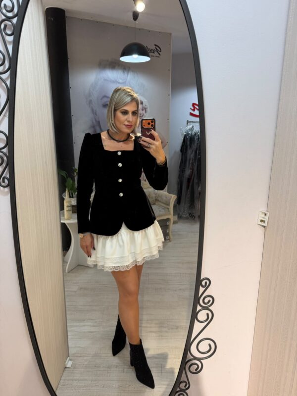 Rochie neagra mini cu volan alb