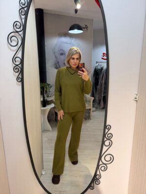 Compleu tricot cu guler amplu