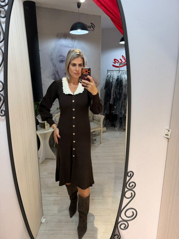 Rochie tricot cu guler alb